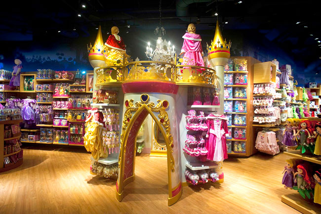 15 REASONS WHY WE MISS THE OLD DISNEY STORE - Nostalchicks