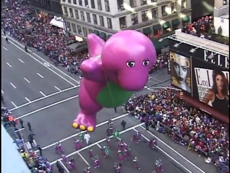 BARNEY GETS DAMAGED AT MACY’S DAY PARADE