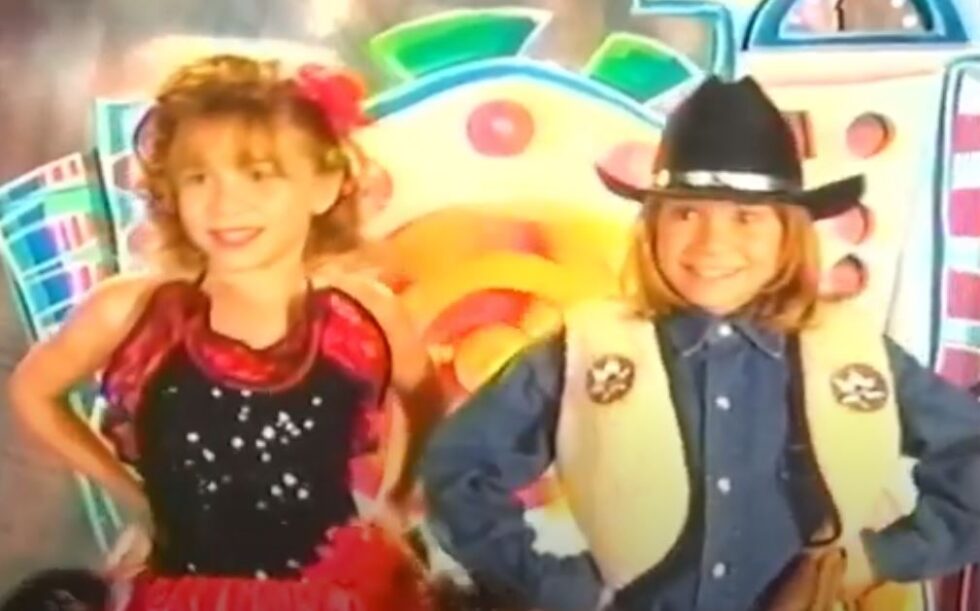 13 OF THE MOST ICONIC MARY-KATE AND ASHLEY SONGS - Nostalchicks