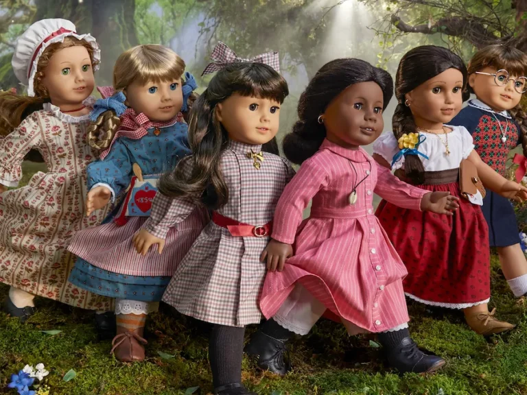 CLASSIC AMERICAN GIRL DOLLS