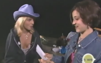 BRITNEY SPEARS’ ICONIC TRL PICNIC WITH A FAN (2001)