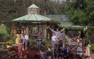 THE BABY-SITTERS CLUB (1995) |GARDEN SCENE