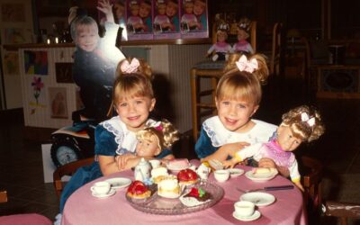 MARY-KATE AND ASHLEY WITH MICHELLE DOLLS