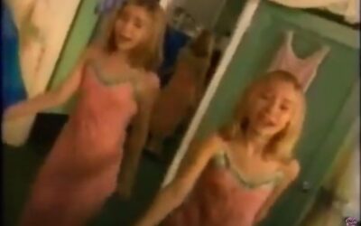 MARY-KATE AND ASHLEY OLSEN – IT’S NOT ME IT’S YOU SONG