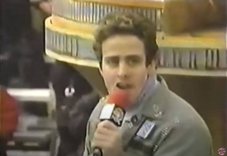 90’S THANKSGIVING PARADE FEATURING JOEY MCINTYRE