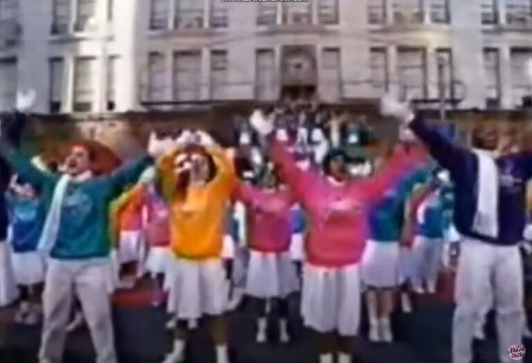 1994 THANKSGIVING PARADE AMERICA SINGS PERFORMANCE