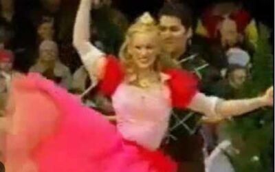 2000’S THANKSGIVING PARADE FEATURING BARBIE AND THE 12 DANCING PRINCESSES