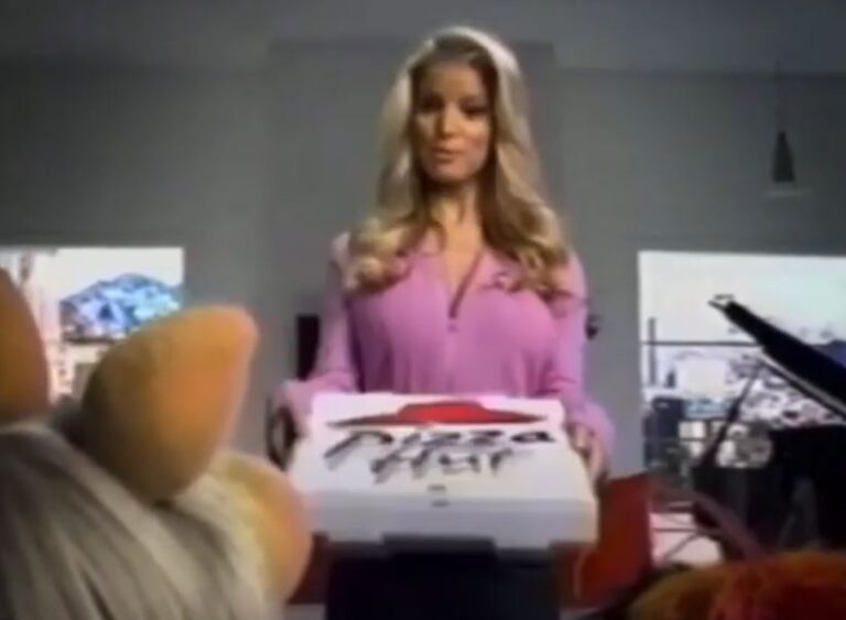 2004 JESSICA SIMPSON & THE MUPPETS – PIZZA HUT COMMERCIAL