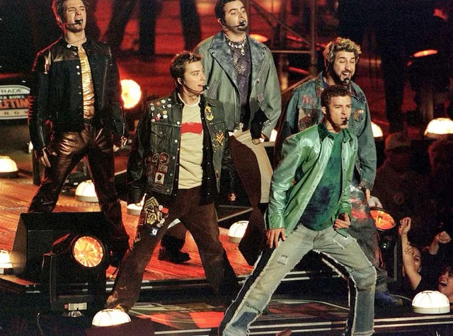 2001 MTV PRESENTS E TRADE SUPER BOWL HALFTIME SHOW FEATURING N’SYNC